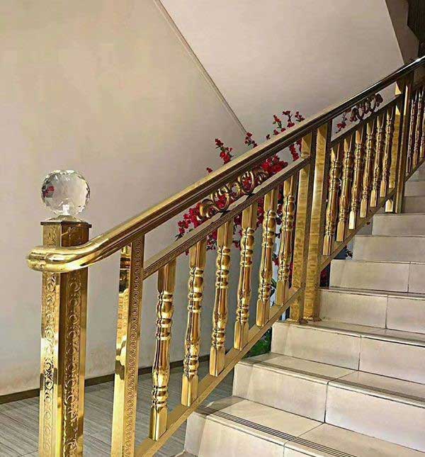 Lan can và cầu thang inox mạ vàng