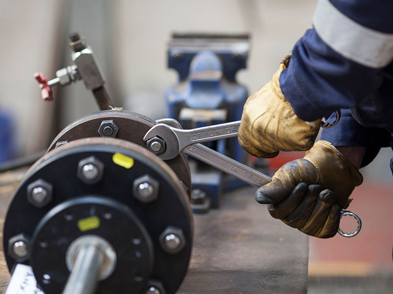 Ứng dụng thực tế của mặt bích thép đen trong xây dựng & công nghiệp