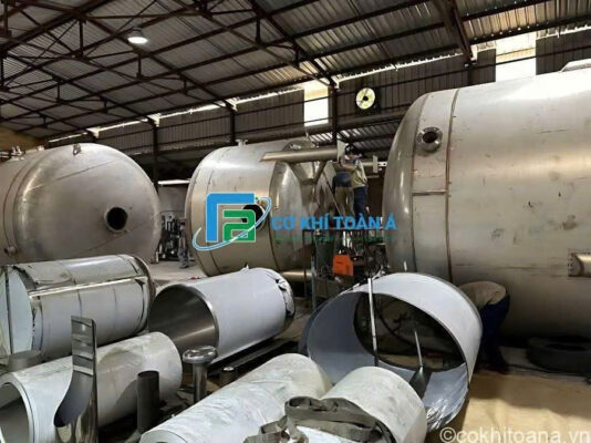 Tại sao nên chọn Cơ khí Toàn Á là đơn vị chế tạo bồn inox 304 cho nhà máy của bạn?
