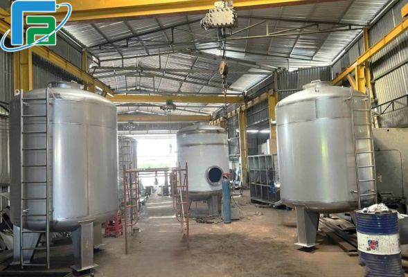 Đặc điểm thiết kế ưu việt của thùng chứa inox hiện đại