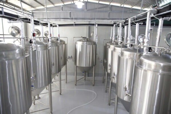 Vì sao cần lựa chọn kỹ địa chỉ gia công bồn chứa thực phẩm inox?