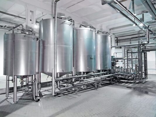 Tại sao bồn chứa inox là lựa chọn ưu tiên trong công nghiệp?